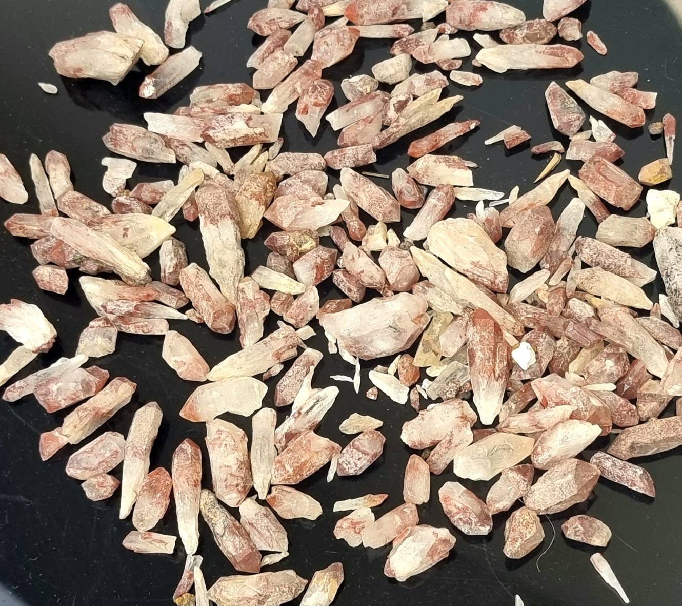 Red Quartz Crystal Points Raw Natural, Large 250g Bag