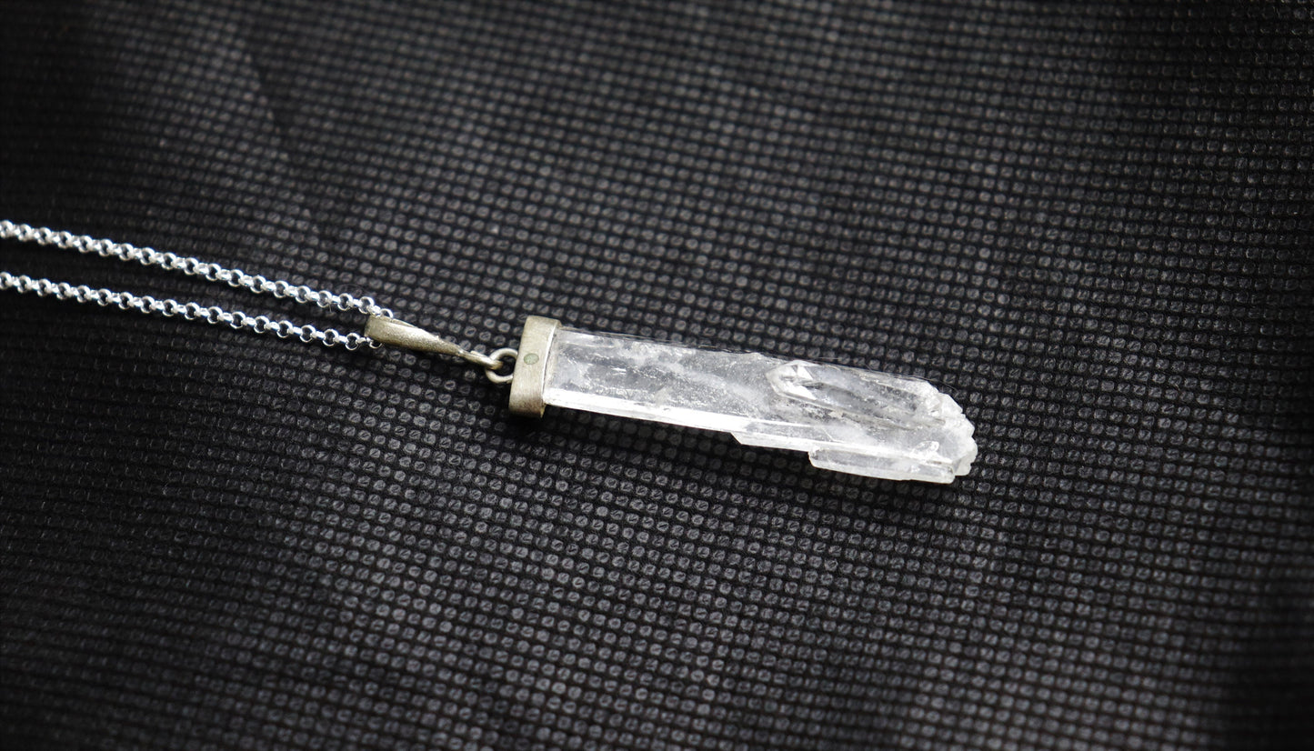 163) Faden Quartz Crystal Necklace Pendant + Silver Chain