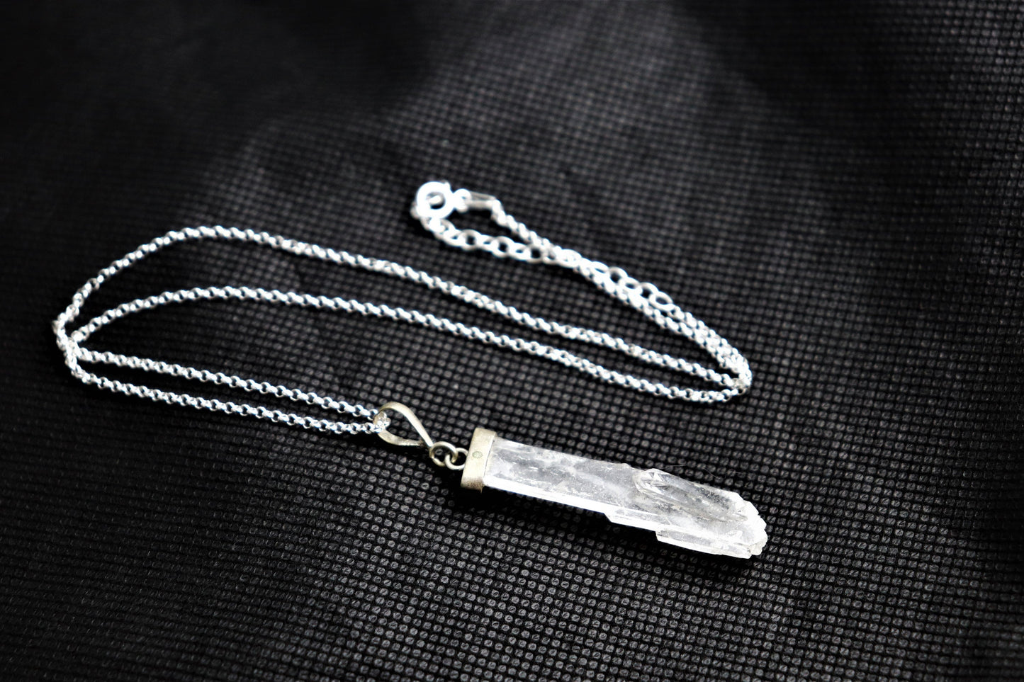 163) Faden Quartz Crystal Necklace Pendant + Silver Chain