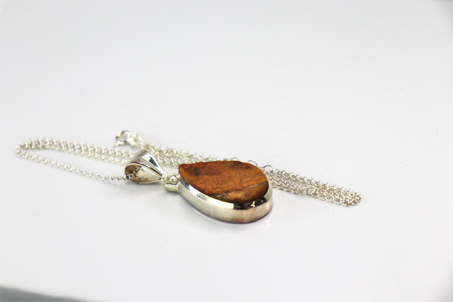 72) Rough Tiger Eye Crystal Necklace 925 Silver