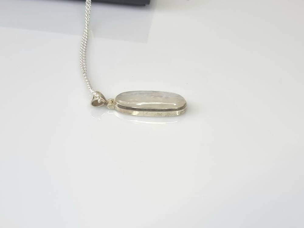 32) Moonstone Crystal Necklace 925 Silver