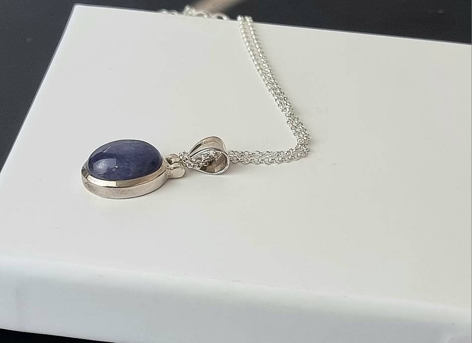 124) Tanzanite Crystal Necklace 925 Silver