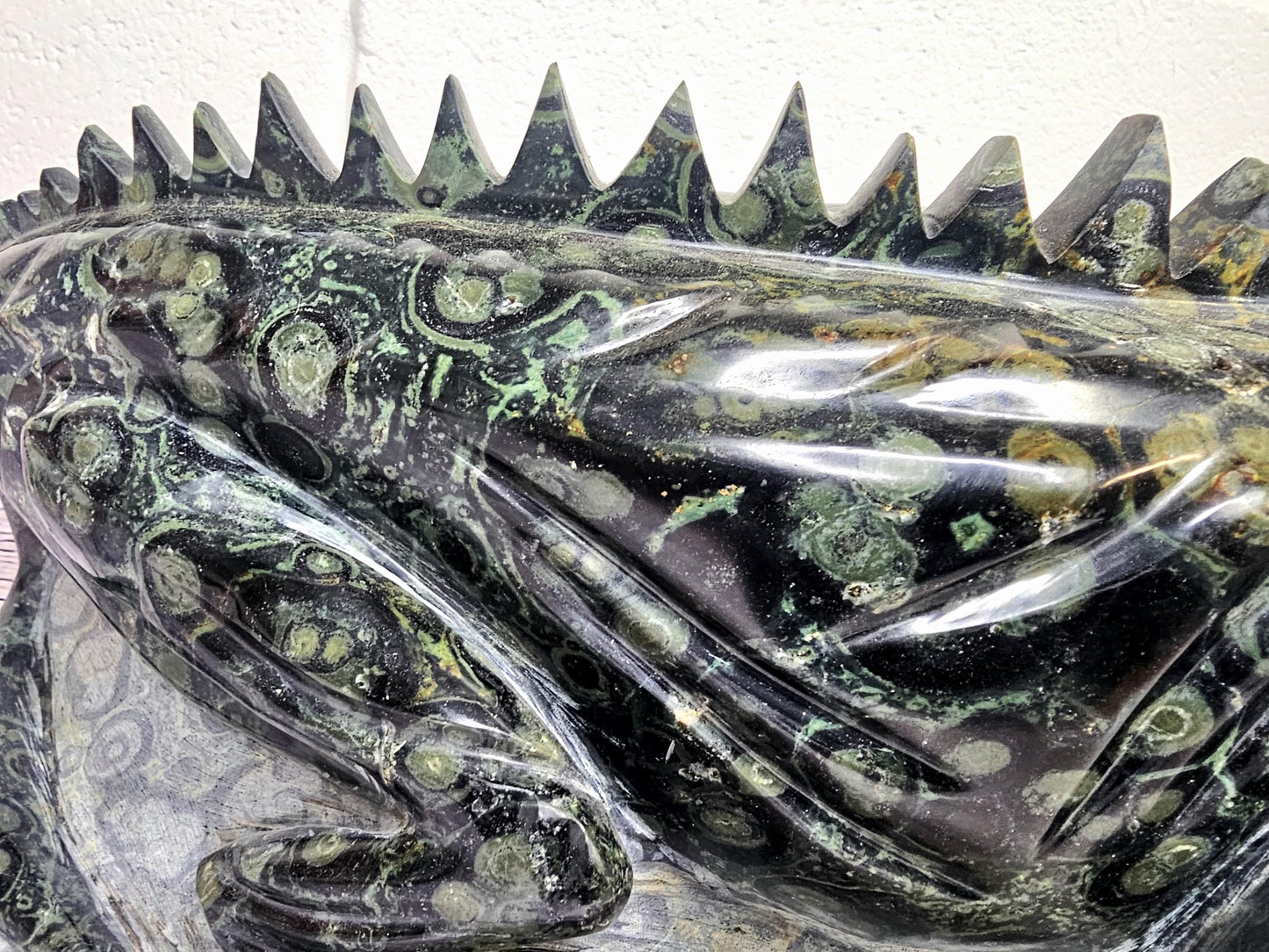 Very Large Iguana Lizard Kambaba Crystal Carving 25.4 KG