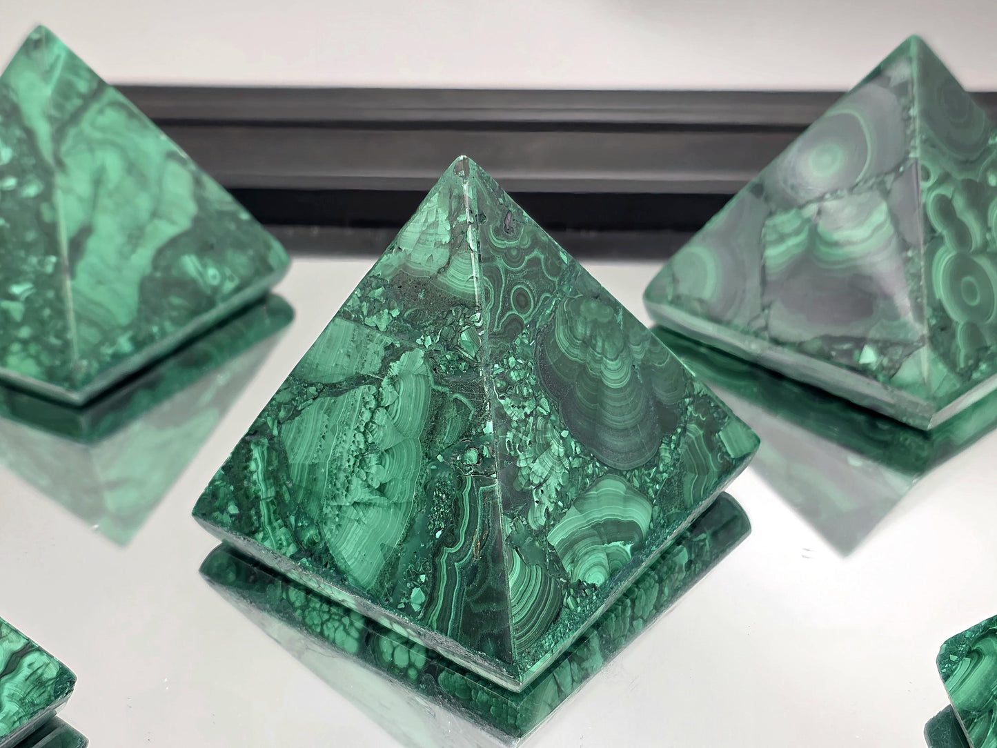 Large Malachite crystal pyramid 7x7cm