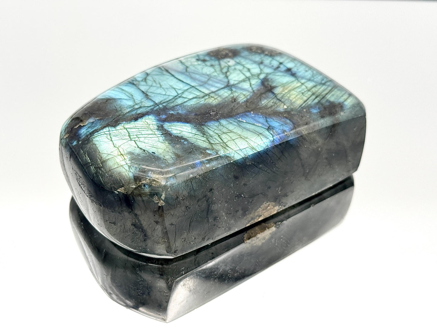 Labradorite Crystal Freeform With Strong Flash 0.60KG - Madagascar - #47