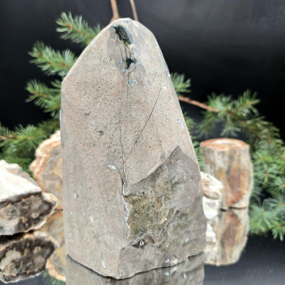 High-grade uruguayan amethyst crystal geode cut base | amu-77
