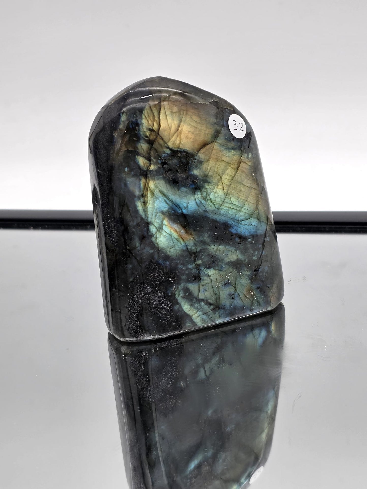 Labradorite Crystal Freeform With Strong Flash 0.54KG - Madagascar - #32
