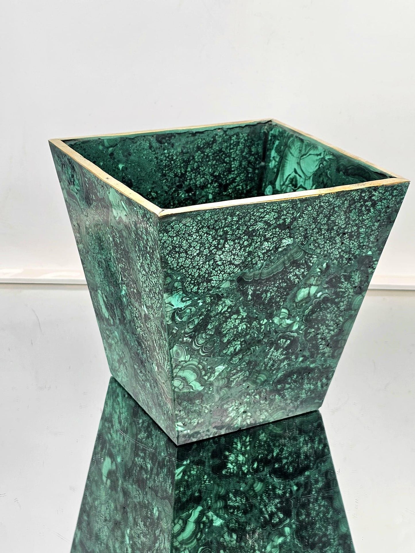 Professionally crafted malachite flower pot for luxury home decoration