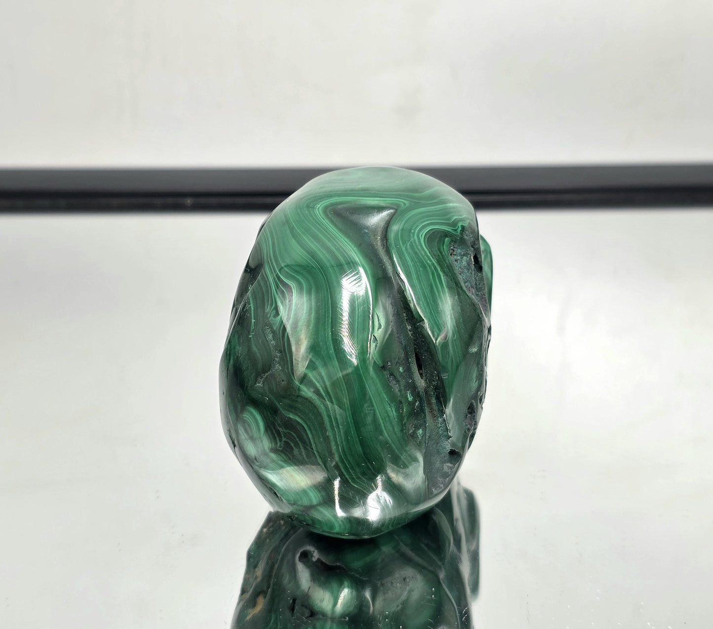 Presented as a high-end crystal gift piece.