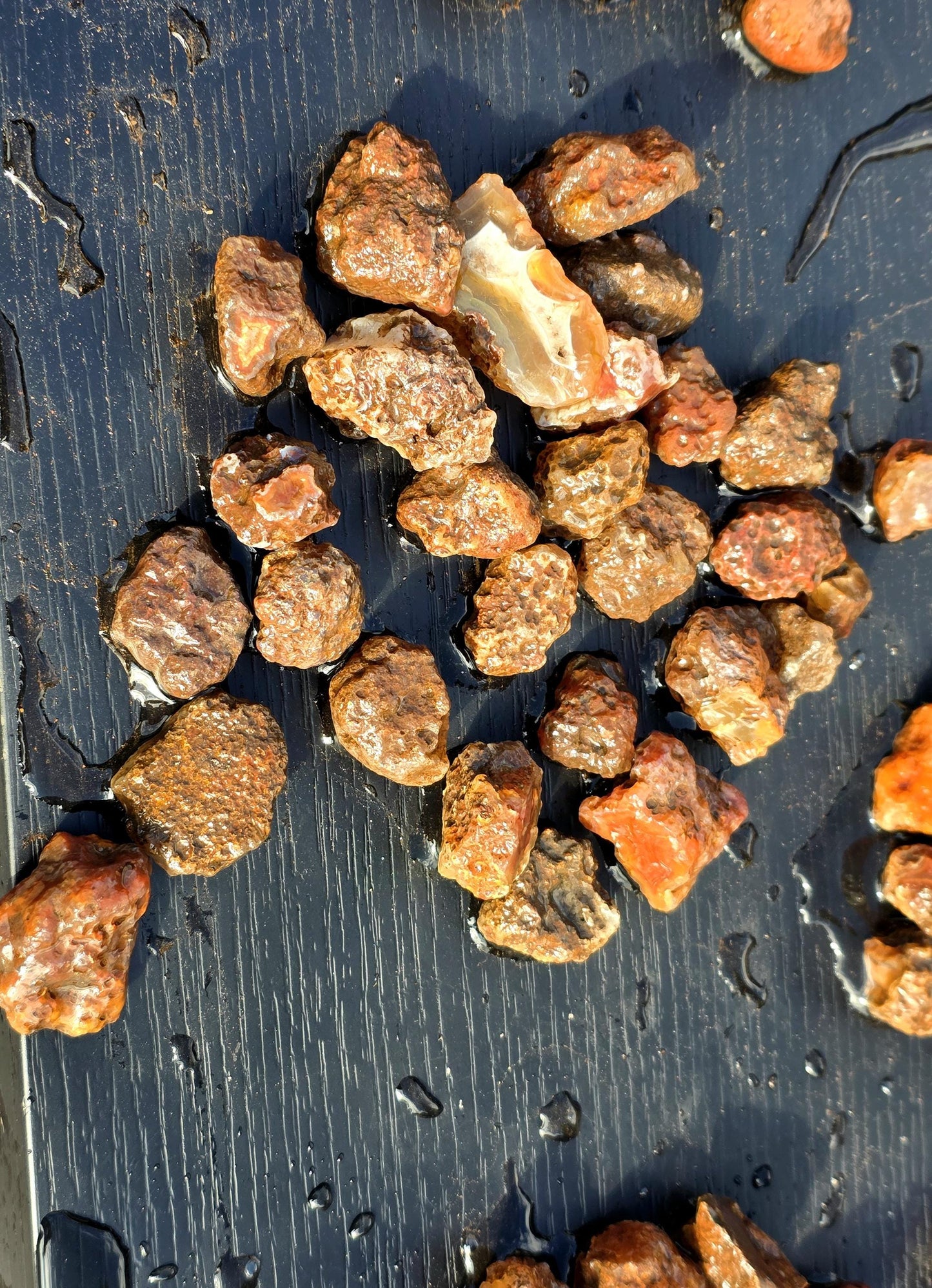 Mixed quality Malawi agate geode crystals in 500g lot