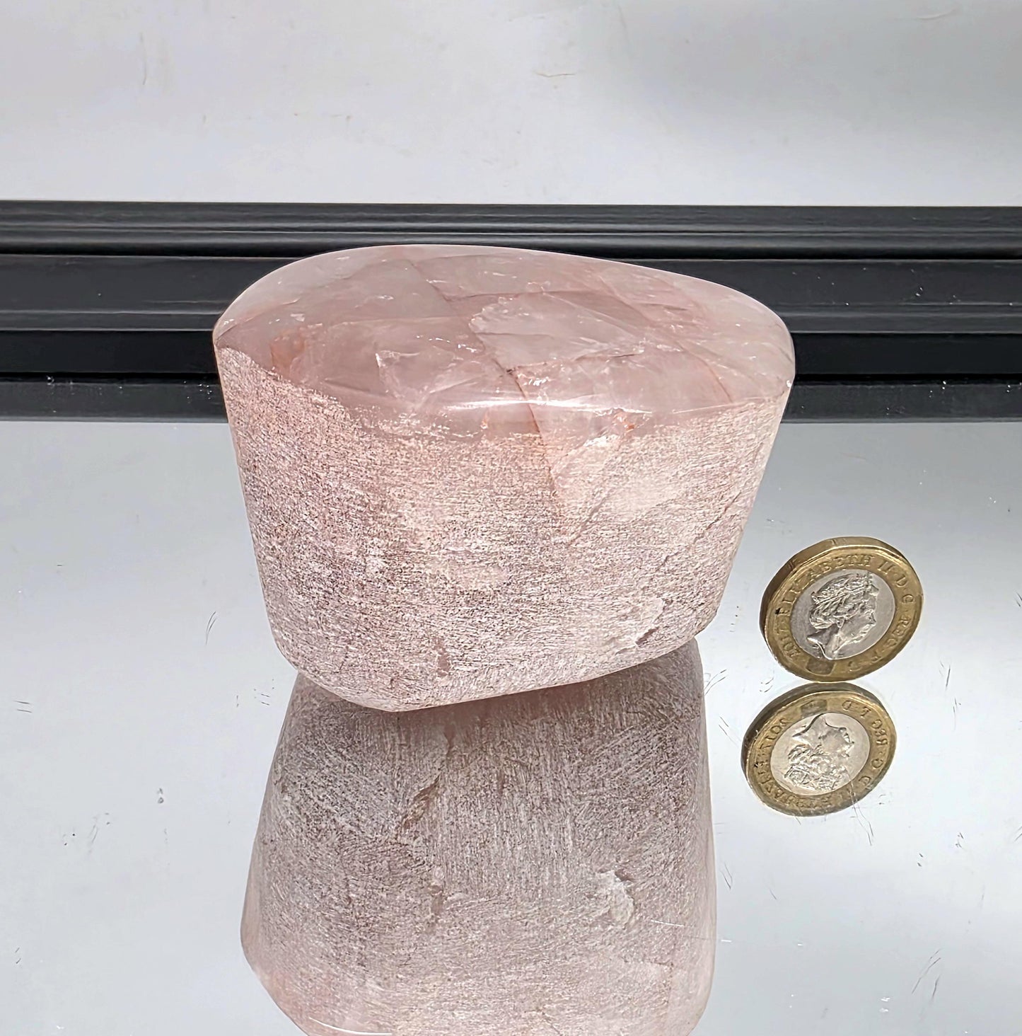 Quartz egg with red fire quartz veining