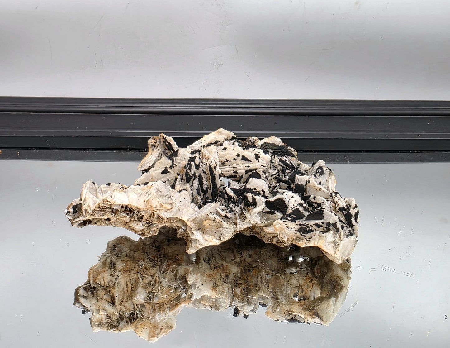 Black Baryte with distinctive rose-like crystal structure