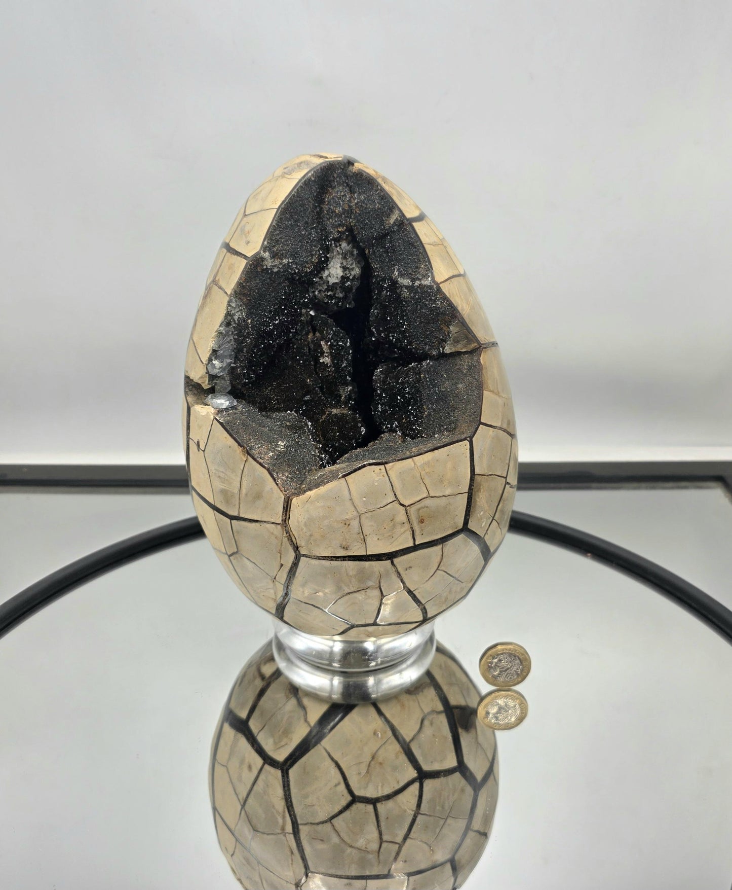 Decorative septarian egg highlighting natural formations.