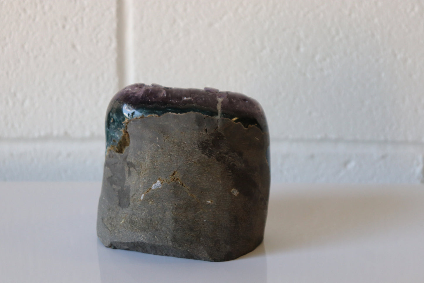 AMU105) High Quality Uruguayan Amethyst Free Standing Quartz Geode Crystal Gift 1.1 KG