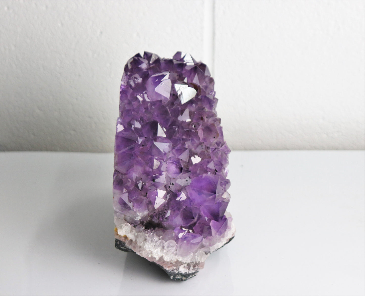 AM50) Large Amethyst Crystal Geode