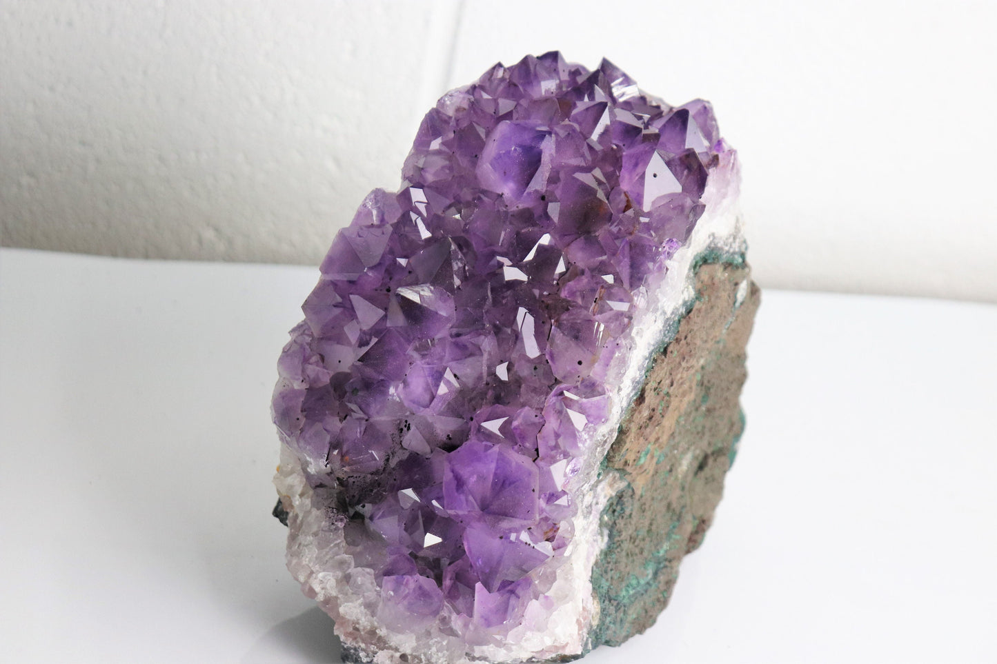 AM50) Large Amethyst Crystal Geode