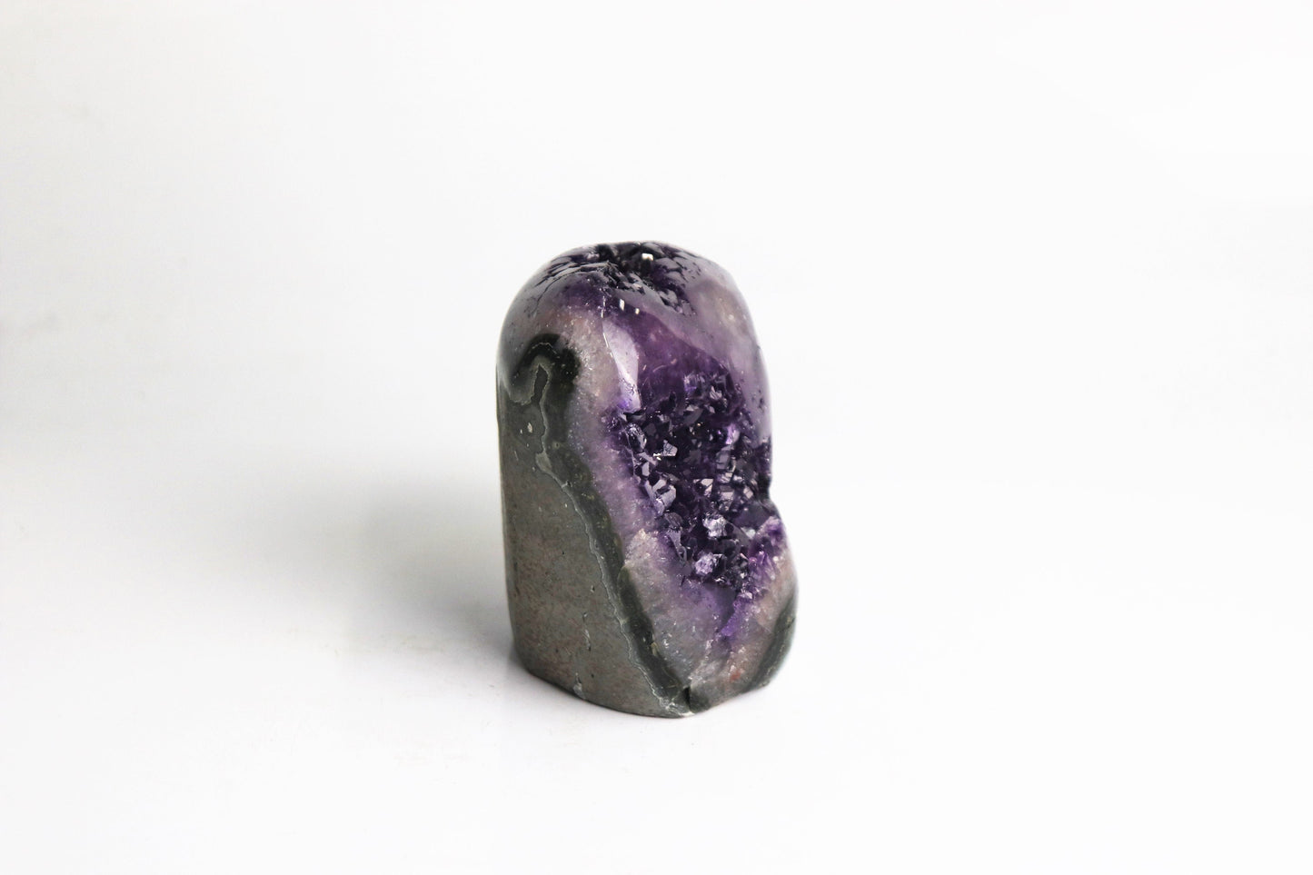 AMU91) Amethyst Crystal Quartz Geode Uruguayan