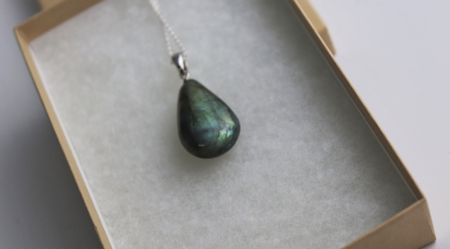 172) Labradorite Crystal Necklace Pendant + Silver Chain