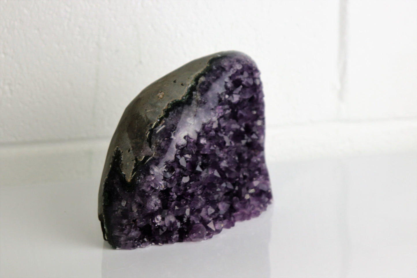 AMU108) Large Amethyst Crystal Quartz Geode Uruguayan 2.22KG