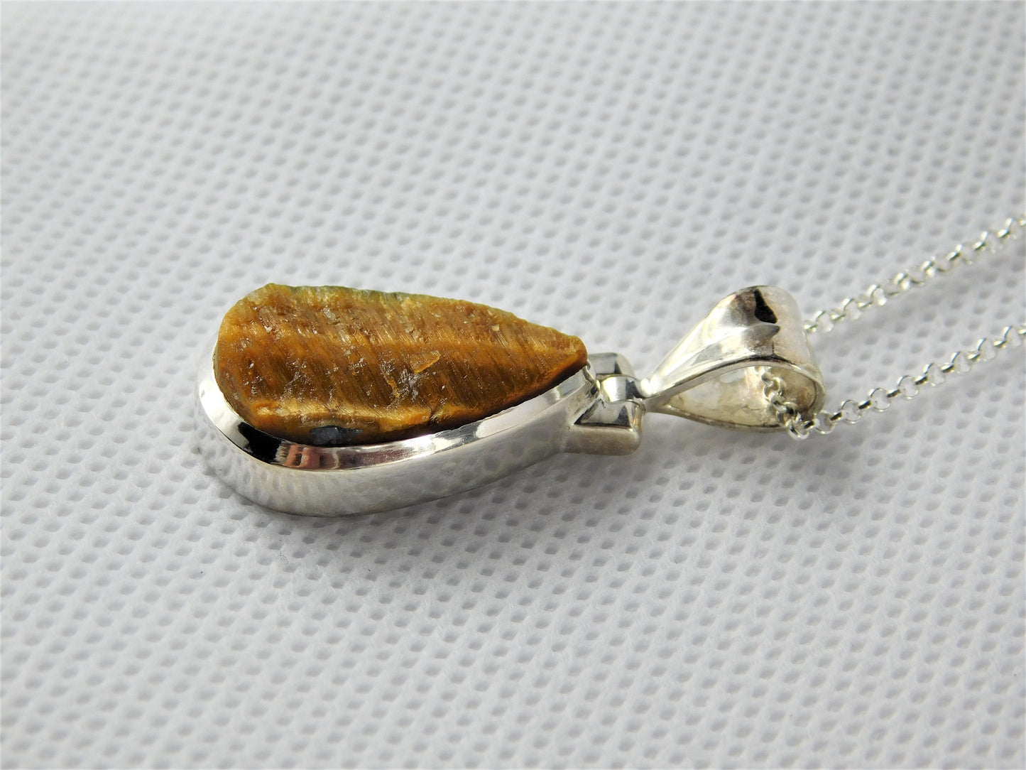 59e) 925 Silver Set Raw Tiger Eye Crystal Pendant + Silver Chain / Necklace