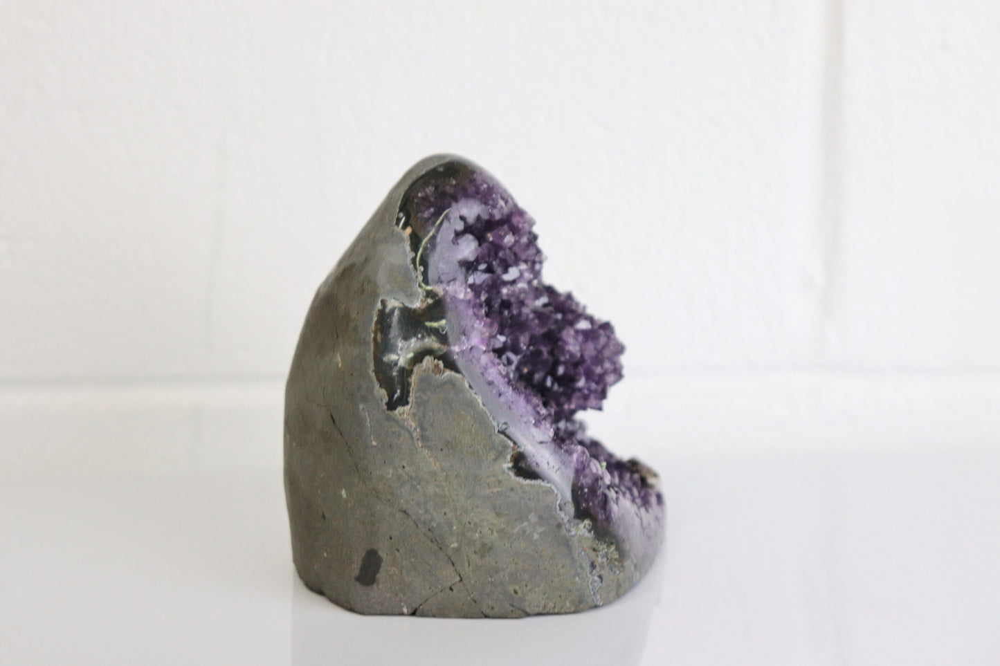AMU124) Amethyst Crystal Free Standing Quartz Geode Crystal Gift Extra Grade