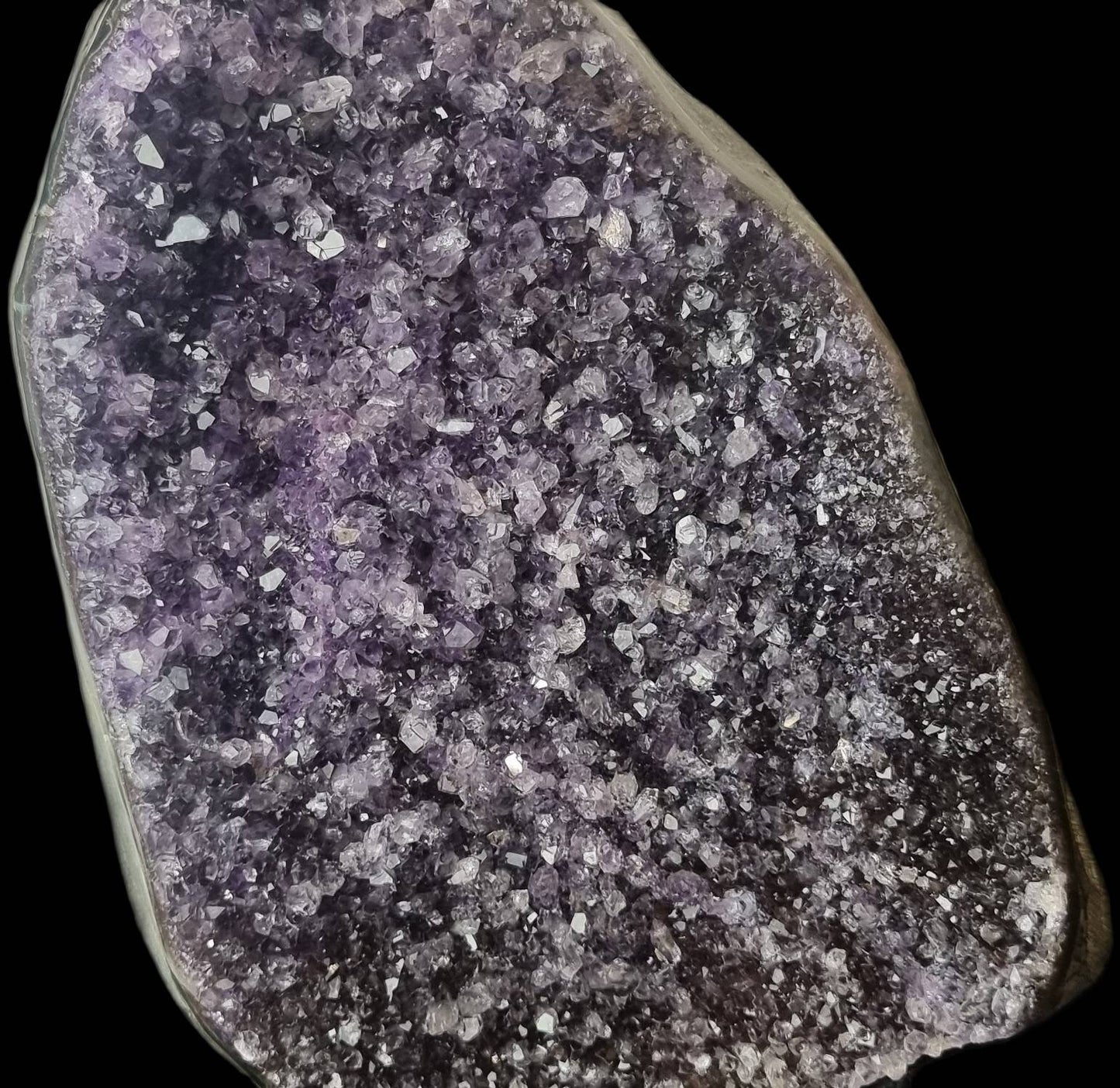 AMU57) Amethyst Crystal Quartz Geode Uruguayan