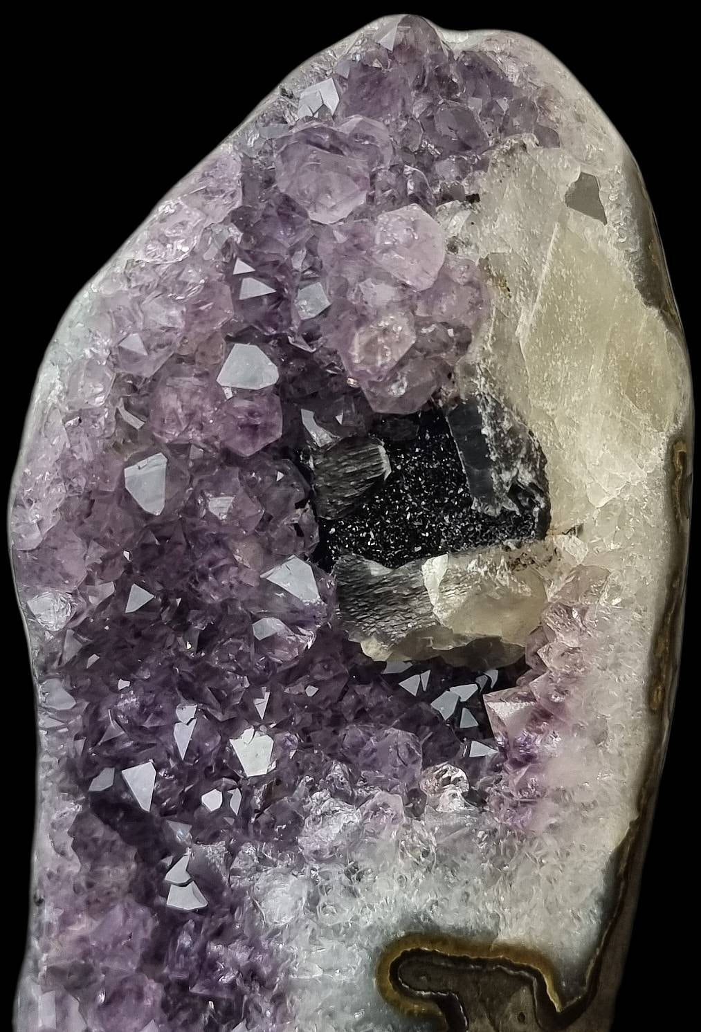 AMU51) Amethyst Crystal Quartz Geode Uruguayan