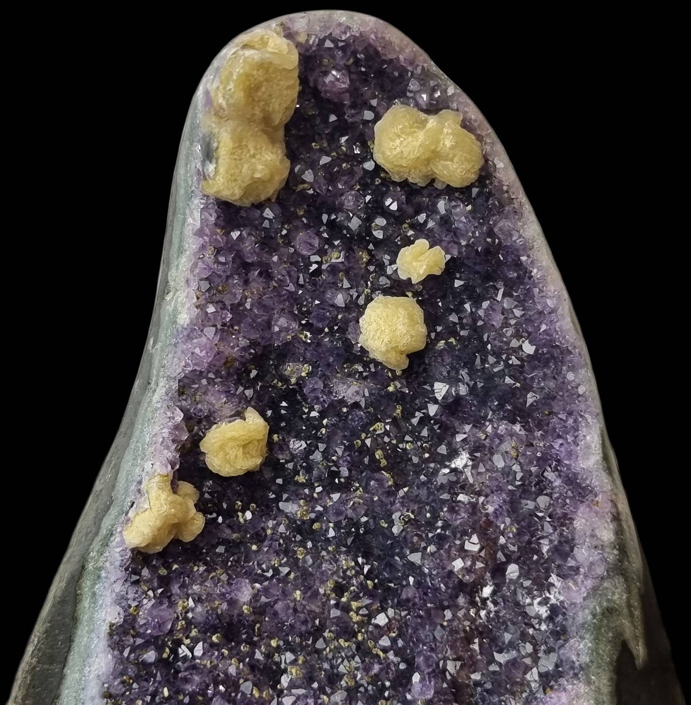 AMU52) Amethyst Crystal Quartz Geode Uruguayan