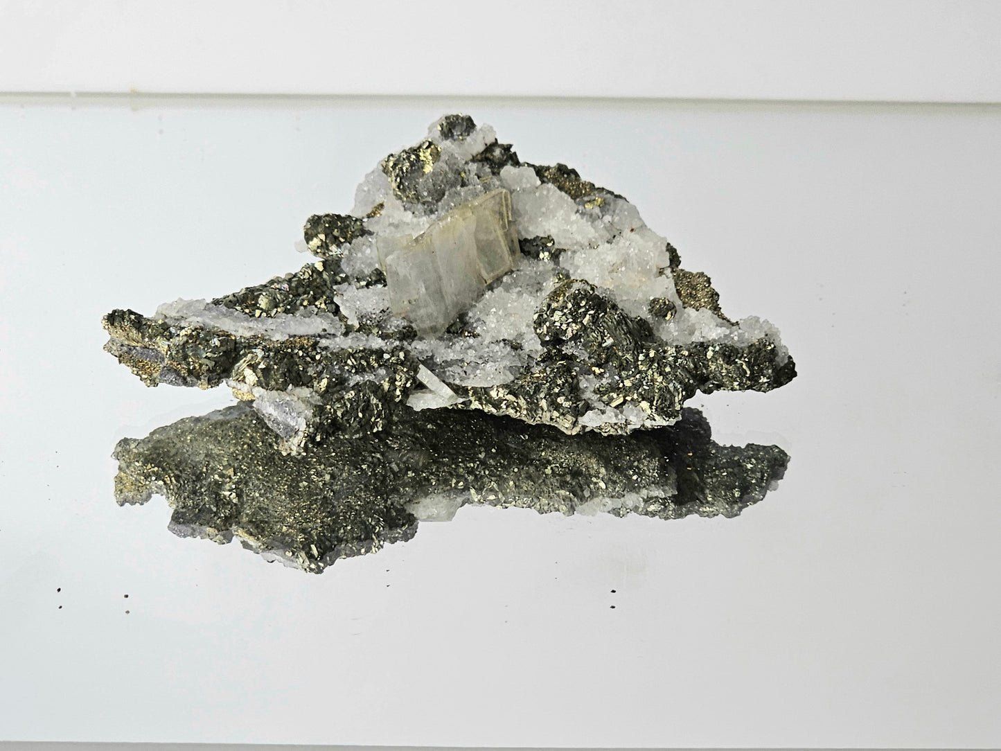 4) Baryte Pyrite Crystal