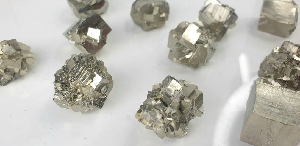 1x Pyrite Crystal Cube     (B13)