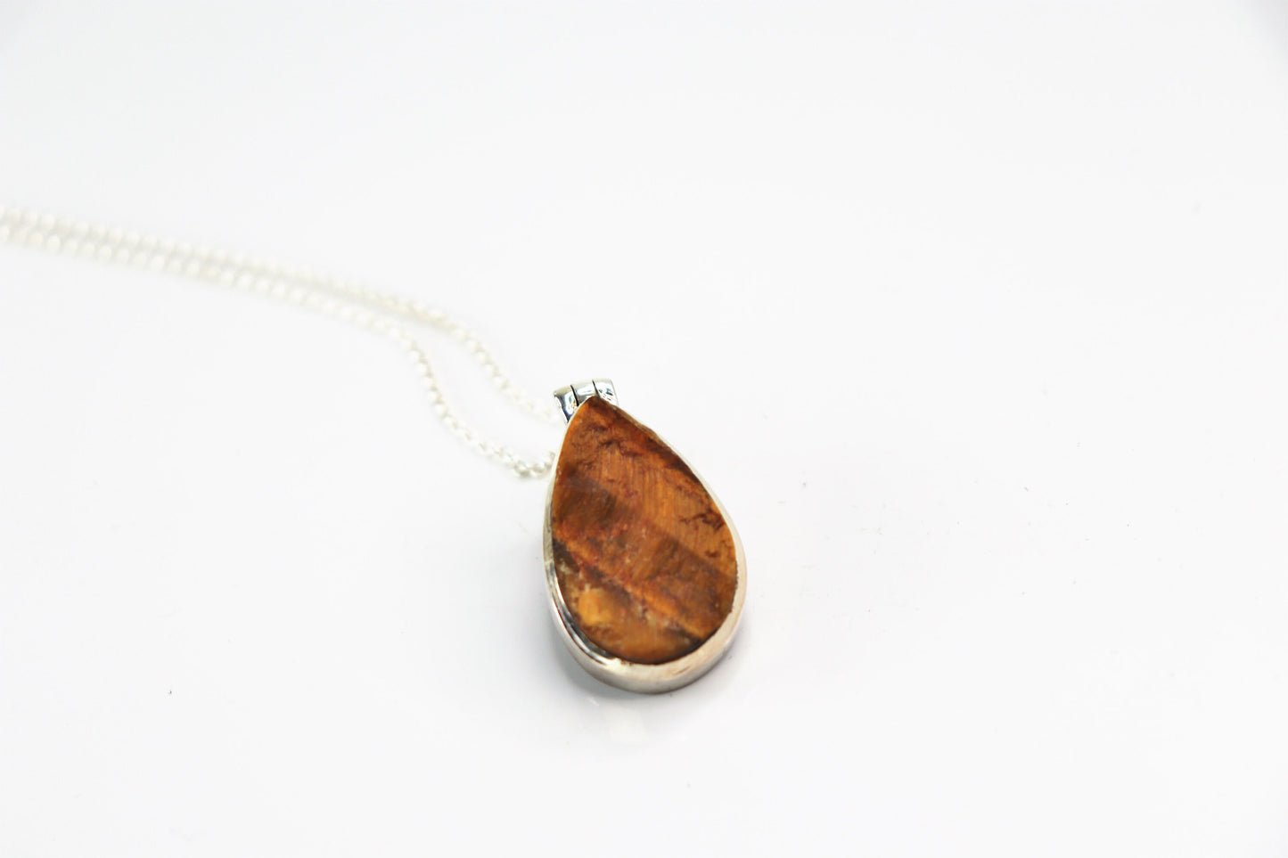 72) Rough Tiger Eye Crystal Necklace 925 Silver