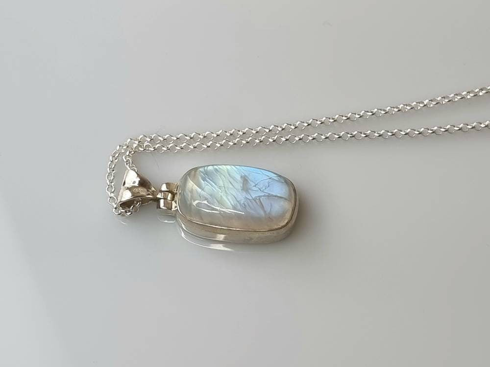 33) Moonstone Crystal Necklace 925 Silver