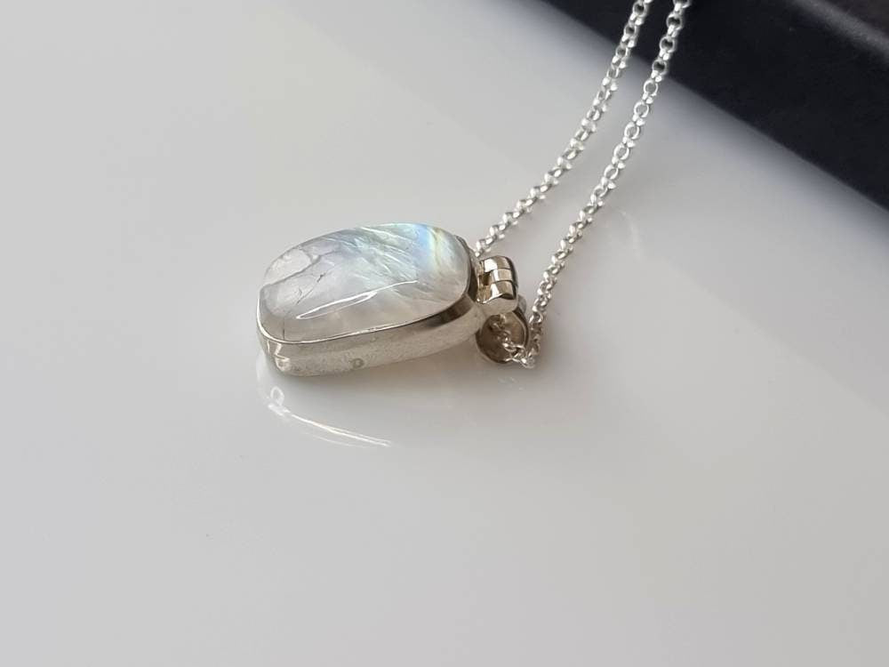 33) Moonstone Crystal Necklace 925 Silver