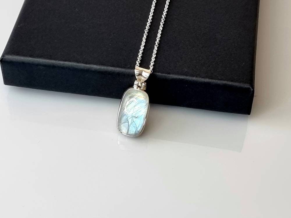 33) Moonstone Crystal Necklace 925 Silver