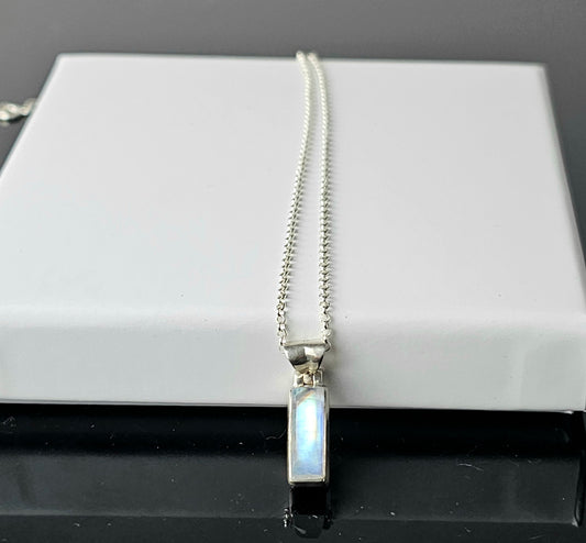 292) Moonstone Crystal Necklace 925 Silver