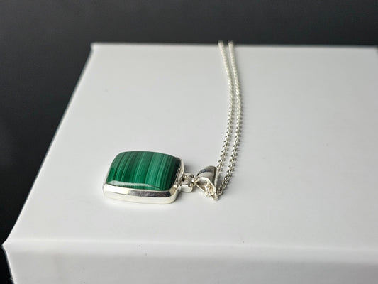 343) Malachite Crystal Necklace 925 Silver