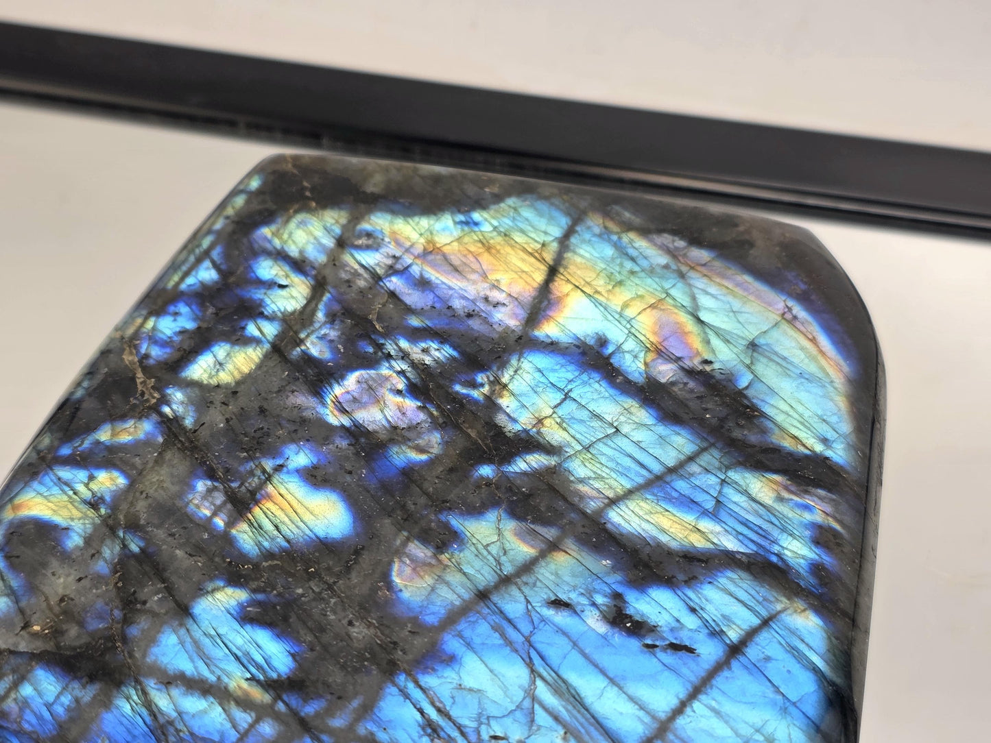 Large Labradorite Crystal Freeform With Strong Flash (Dp) 2.25KG