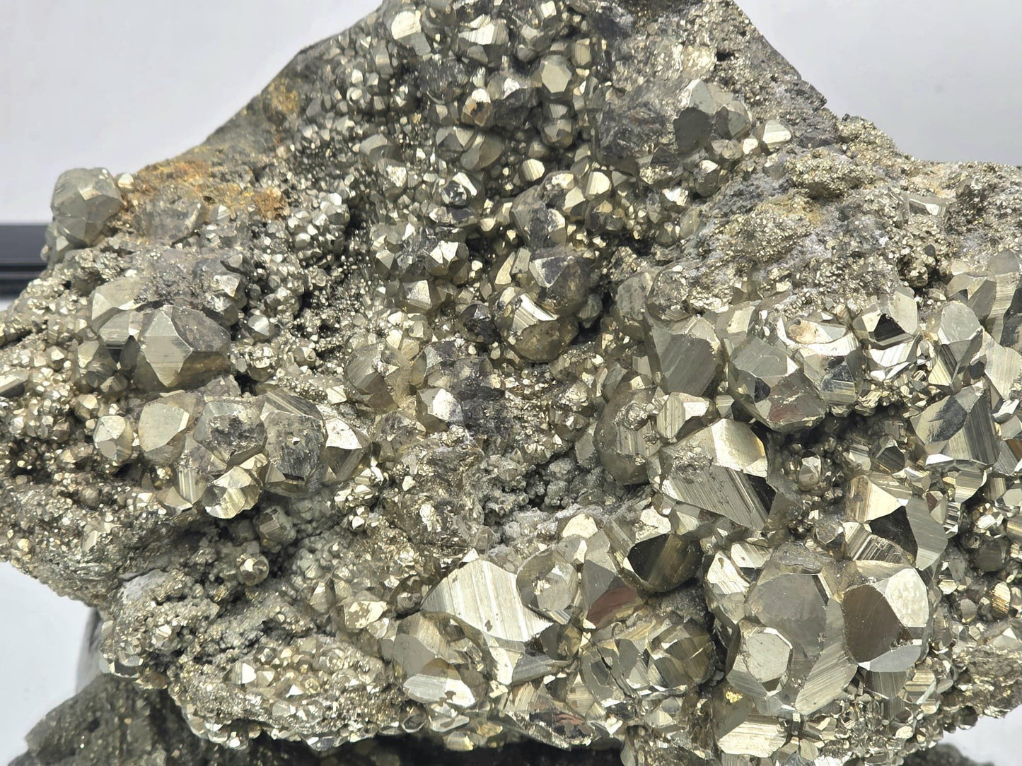 Large Pyrite Fish Sculpture #3 – Hand-Carved Crystal Animal | Pyrite Healing Stone | Metallic Gold Pyrite Fish Figurine