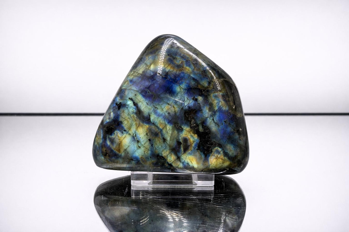 Labradorite Crystal Freeform With Strong Flash 0.66KG - Madagascar - #22
