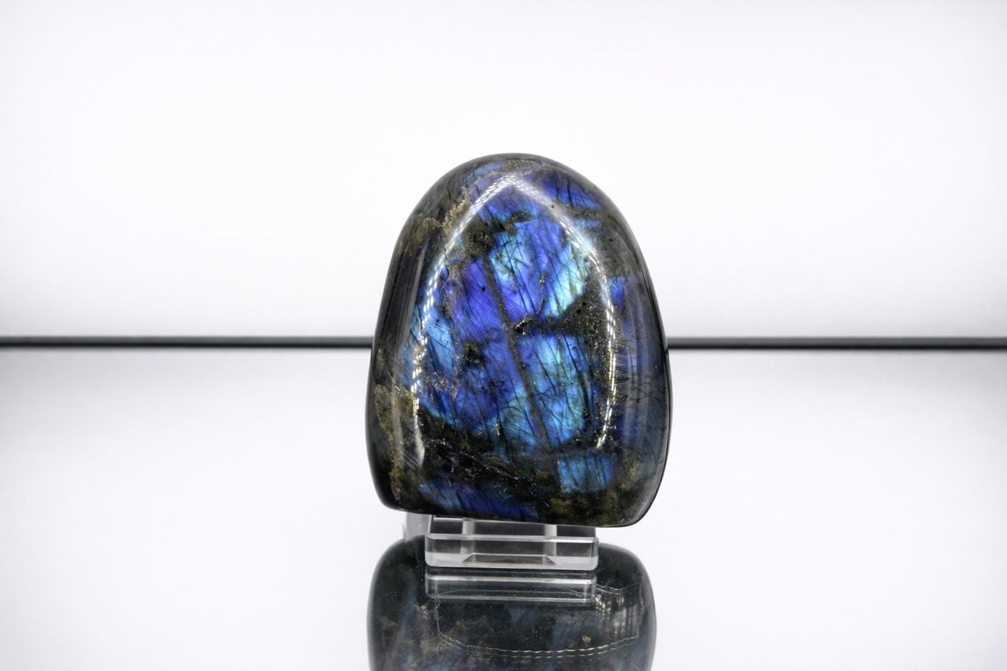 Labradorite Crystal Freeform With Strong Flash 0.38KG - Madagascar - #18