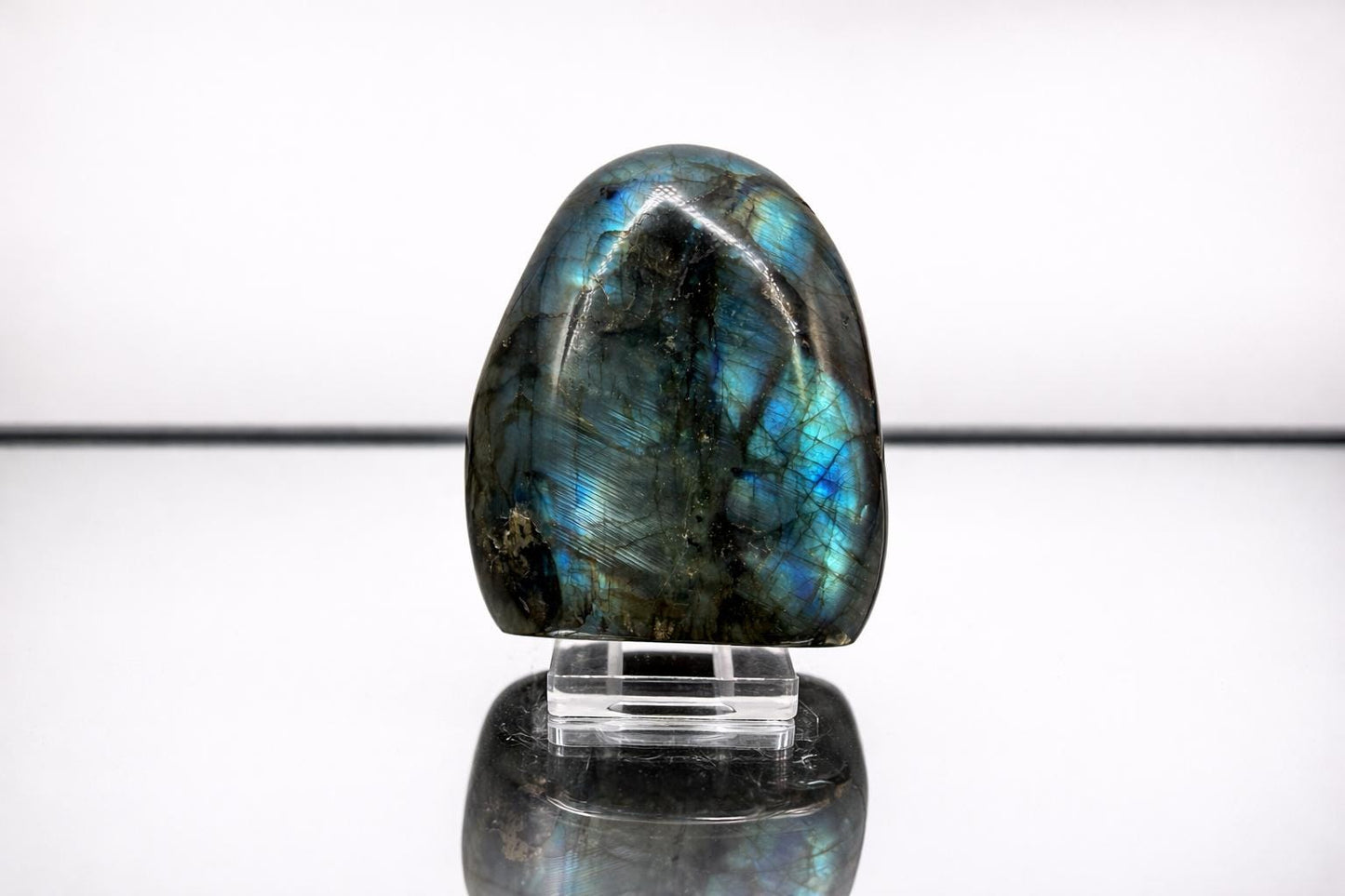 Labradorite Crystal Freeform With Strong Flash 0.38KG - Madagascar - #18