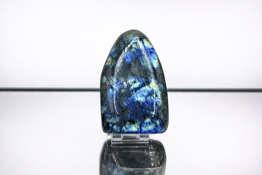 Labradorite Crystal Freeform With Strong Flash 0.56KG - Madagascar #3
