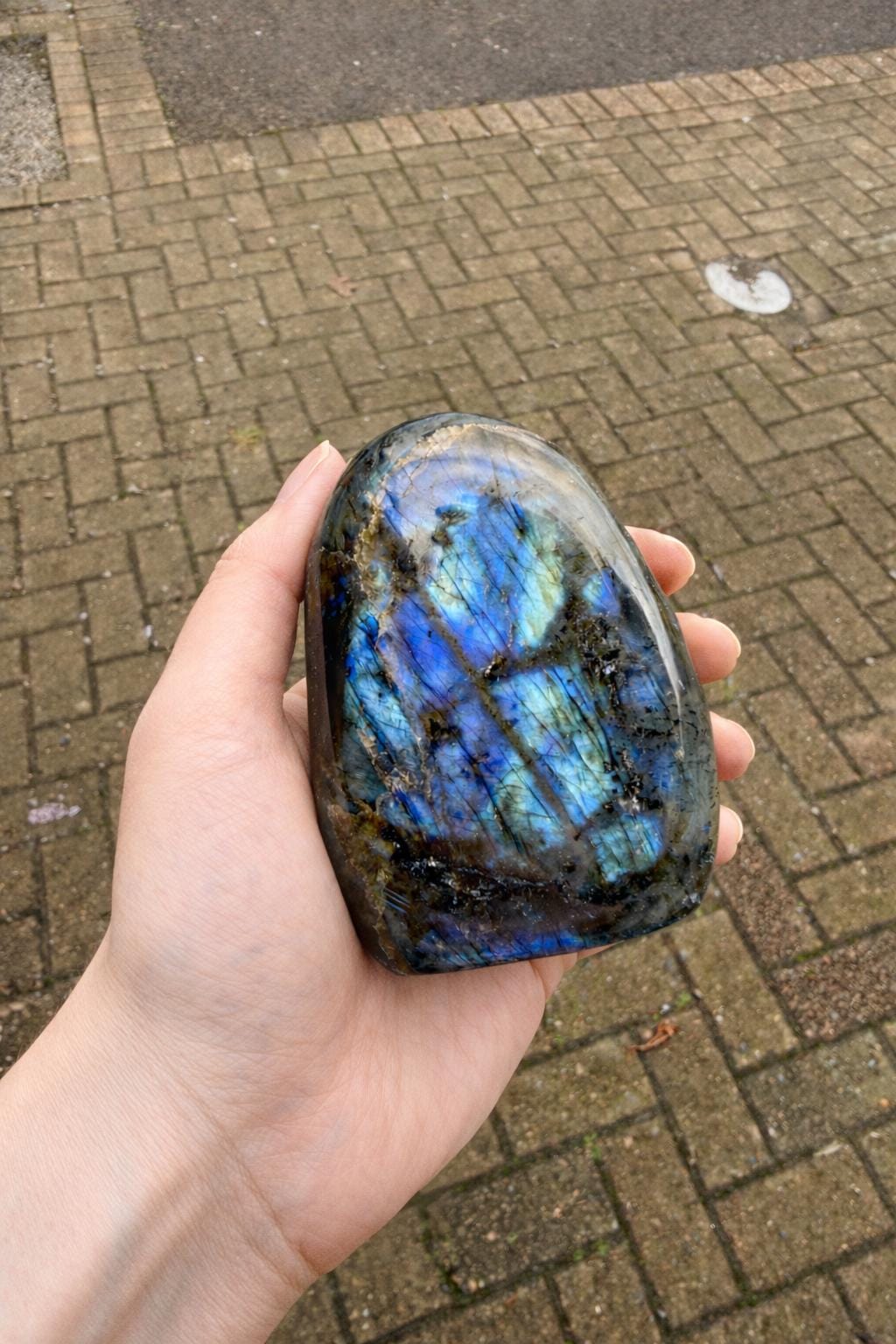 Labradorite Crystal Freeform With Strong Flash 0.38KG - Madagascar - #18