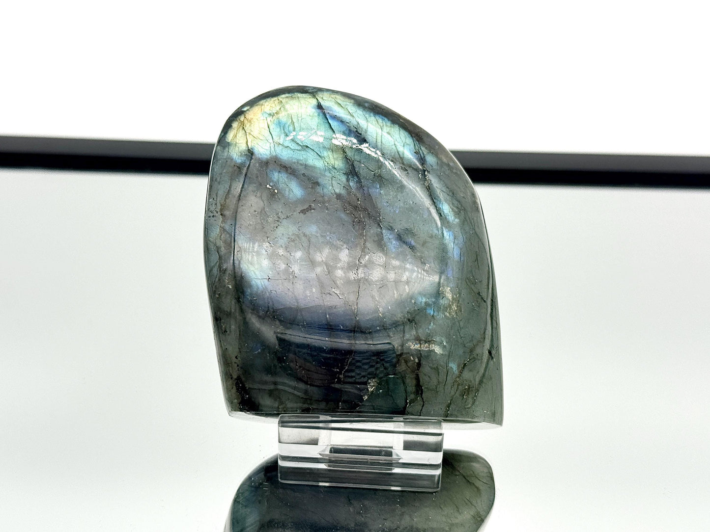 Labradorite Crystal Freeform With Strong Flash 0.45KG - Madagascar - #35