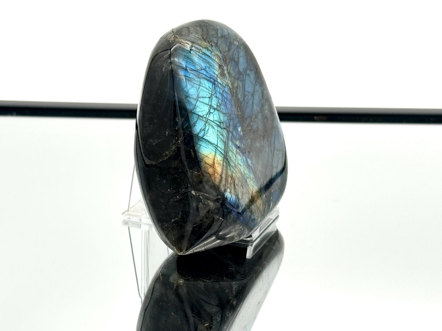 Labradorite Crystal Freeform With Strong Flash 0.88KG - Madagascar - #26