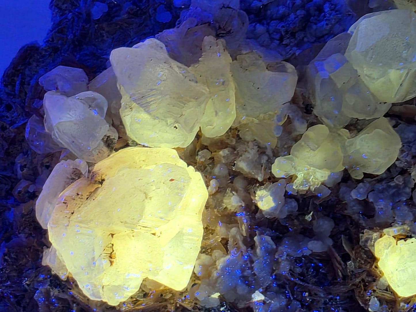Large Cerussite on Barite Matrix 1.6kg | Moroccan Mineral Specimen | Fluorescent Crystal Cluster | Collectors Piece