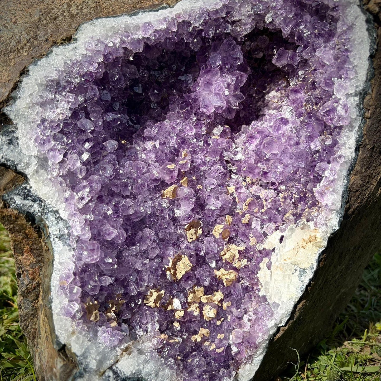 Large Amethyst Crystal Geode Freestanding (18.5kg)