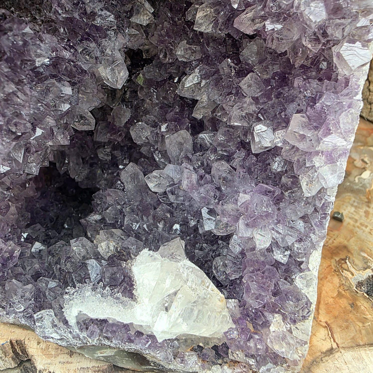 Large  Amethyst Crystal Geode Cutbase | Freestanding Crystal Display | ACB5