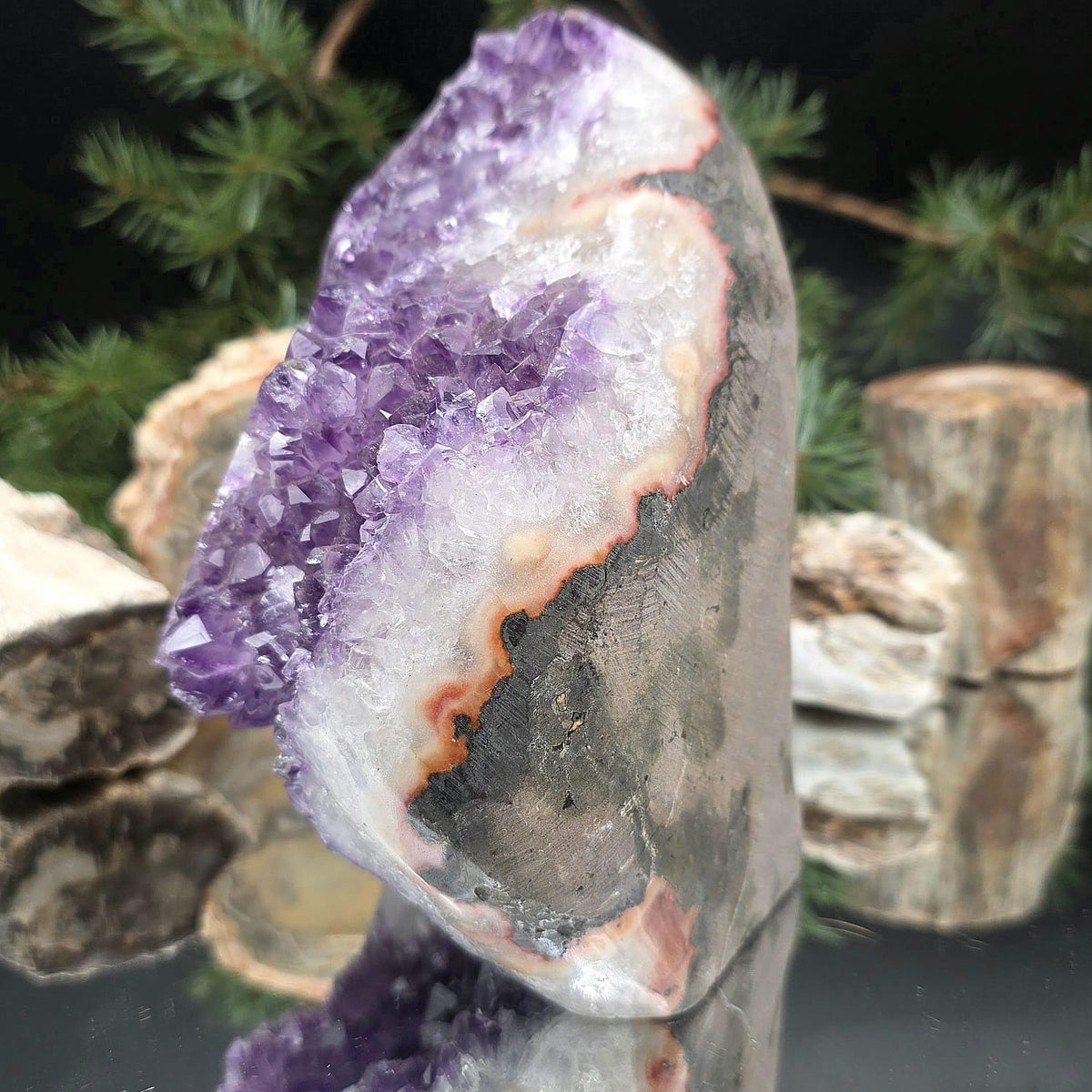 High-grade uruguayan amethyst crystal geode cut base | amu-107