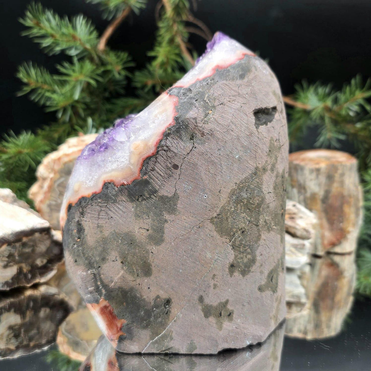 High-grade uruguayan amethyst crystal geode cut base | amu-107